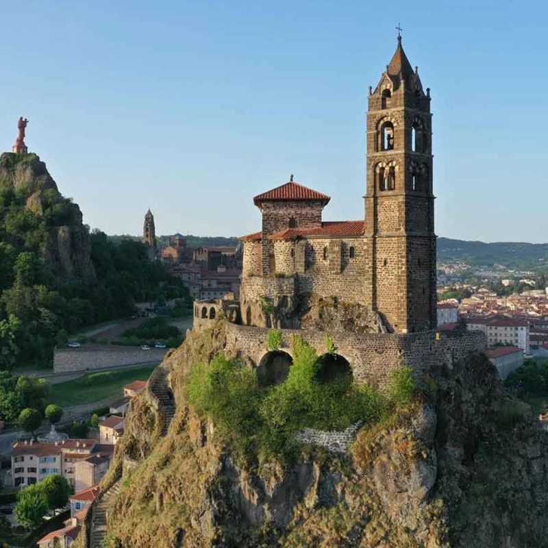 volcanique rocher saint michel puy en velay auvergne haute loire 1920x1080 f50 50